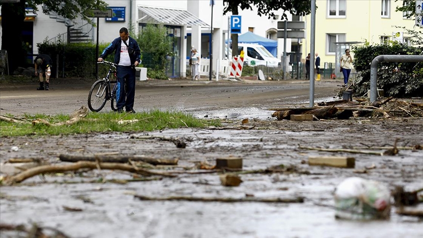 Almanya’da şiddetli yağış su baskınlarına neden oldu
