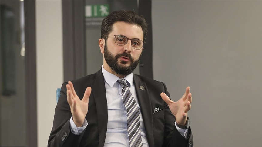 Türk-Alman Üniversitesi Öğretim Üyesi Doç. Dr. Bayraklı: Aşırı sağ, yeni normal haline geldi