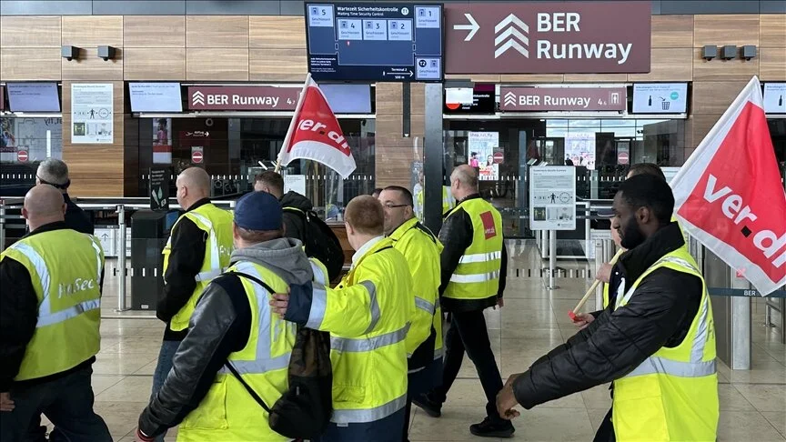 Almanya'da havalimanı güvenlik görevlilerinin ücretleri konusunda anlaşma sağlandı