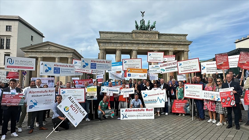  Almanya'da hastanelere daha fazla para verilmesi için gösteriler yapıldı
