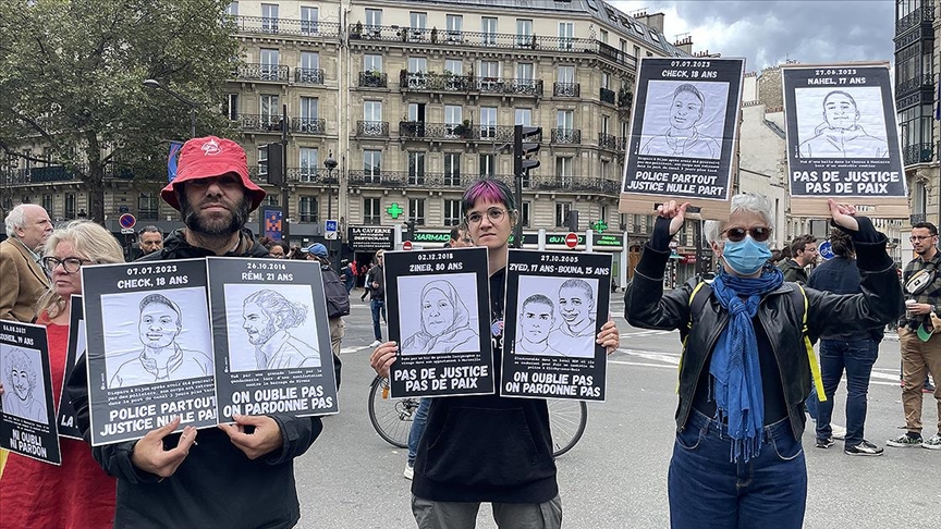  Fransızlar ırkçılık ve polis şiddetine karşı yürüdü