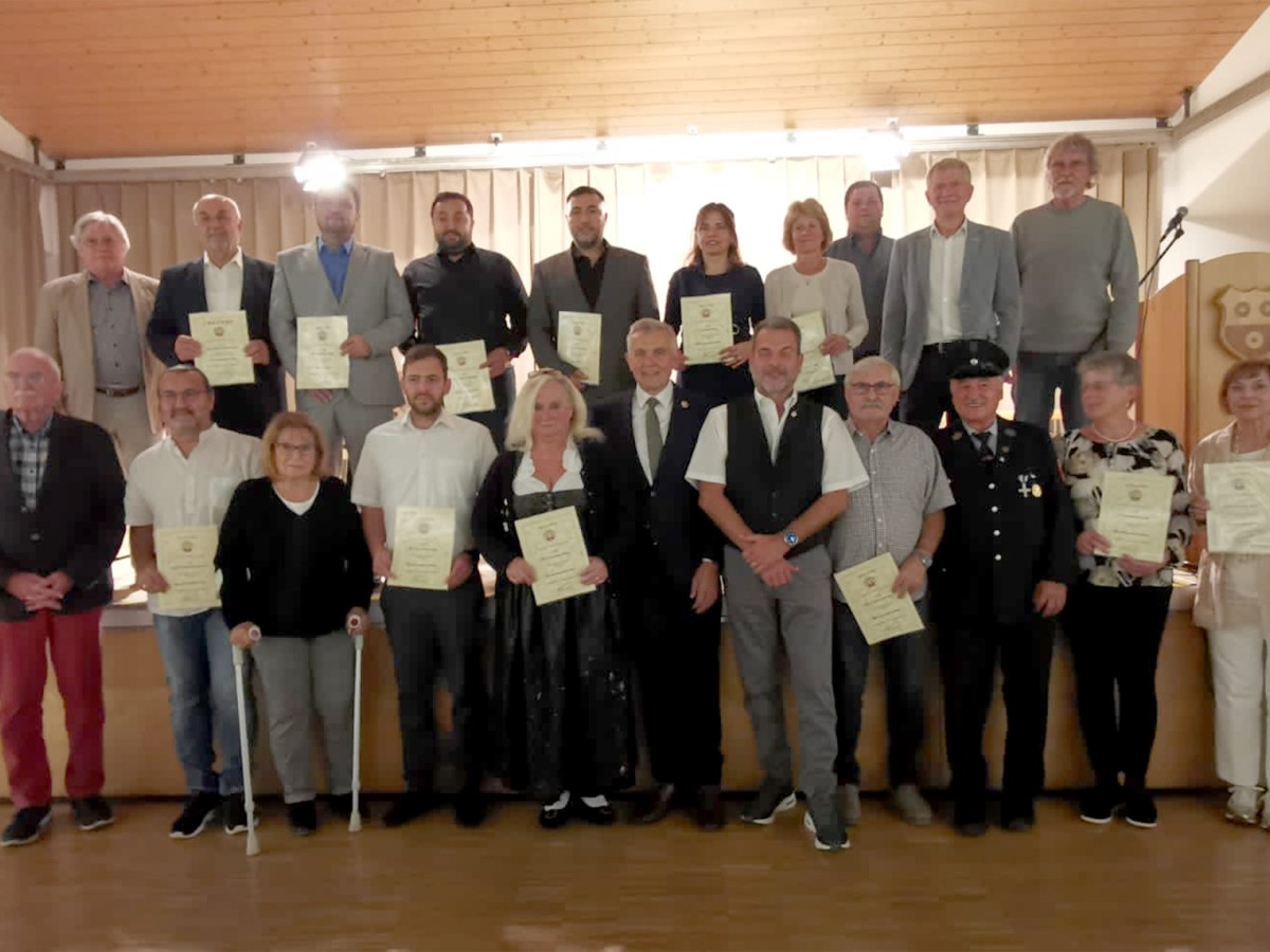 Moosburg Belediyesi gönüllü hizmet veren DİTİB yöneticilerini ödüllendirdi