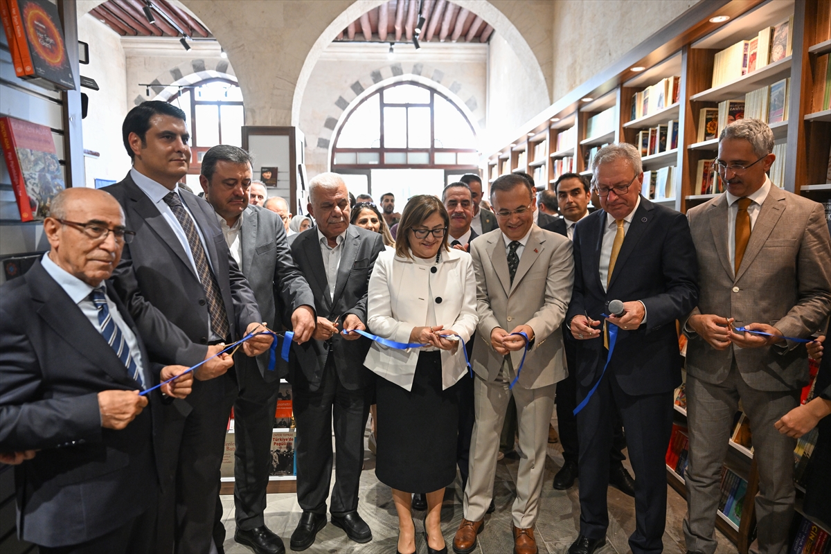 İş Bankası Kültür Yayınlarının 31. kitabevi Gaziantep'te açıldı
