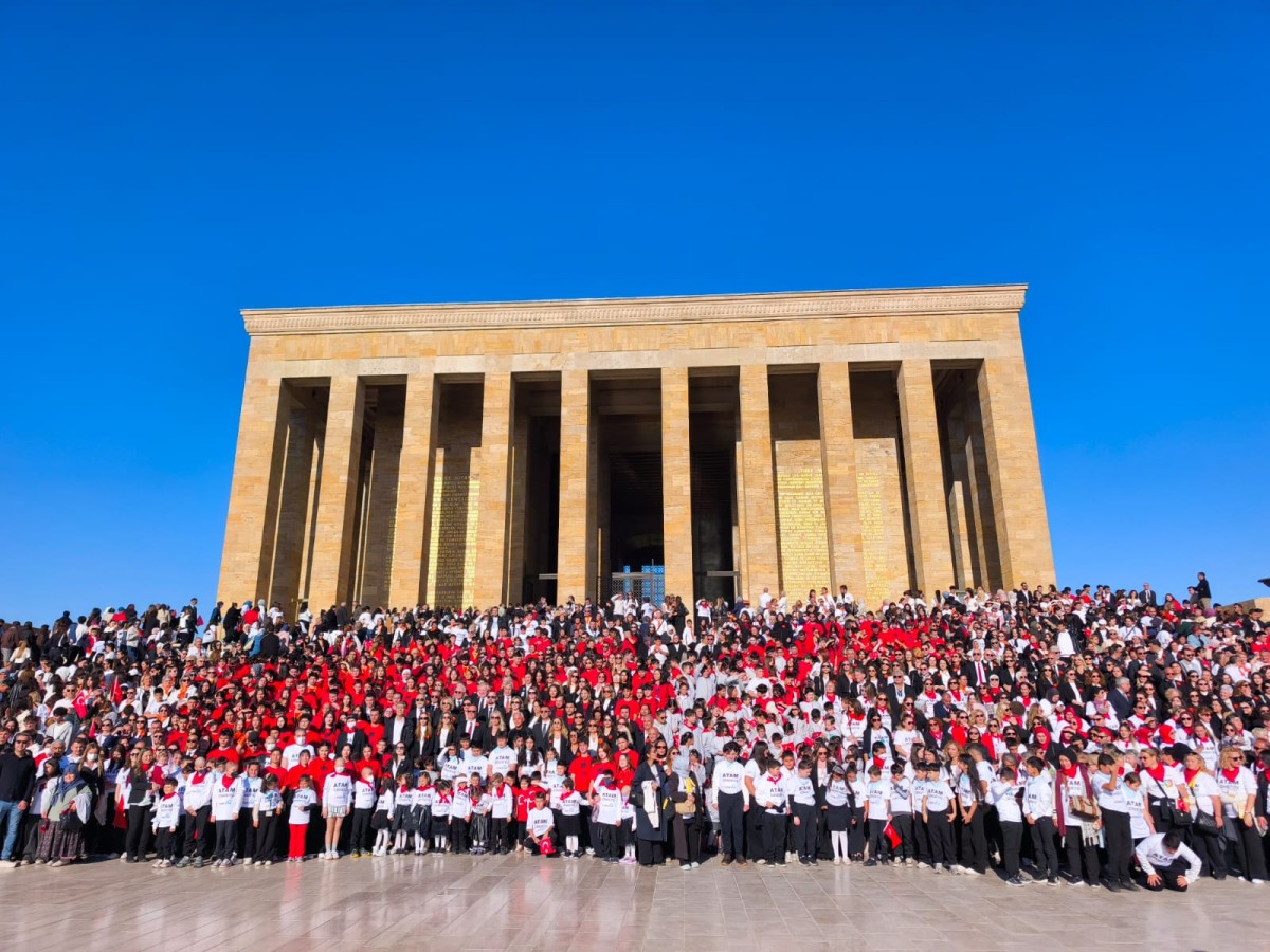 “Türkiye LÖSEV İçin Tek Yürek Oldu” 100 BİN KİŞİ ATA’NIN HUZURUNA KOŞTU