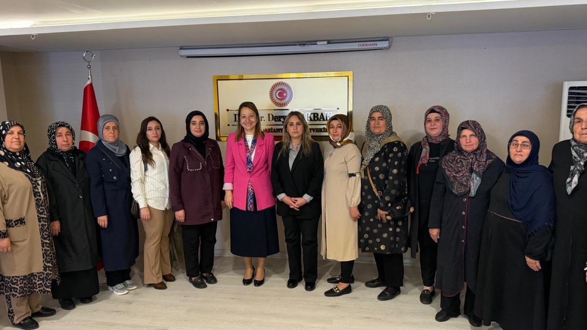 DERYA BAKBAK TEŞKİLAT ÇALIŞMALARINA ARALIKSIZ DEVAM EDİYOR