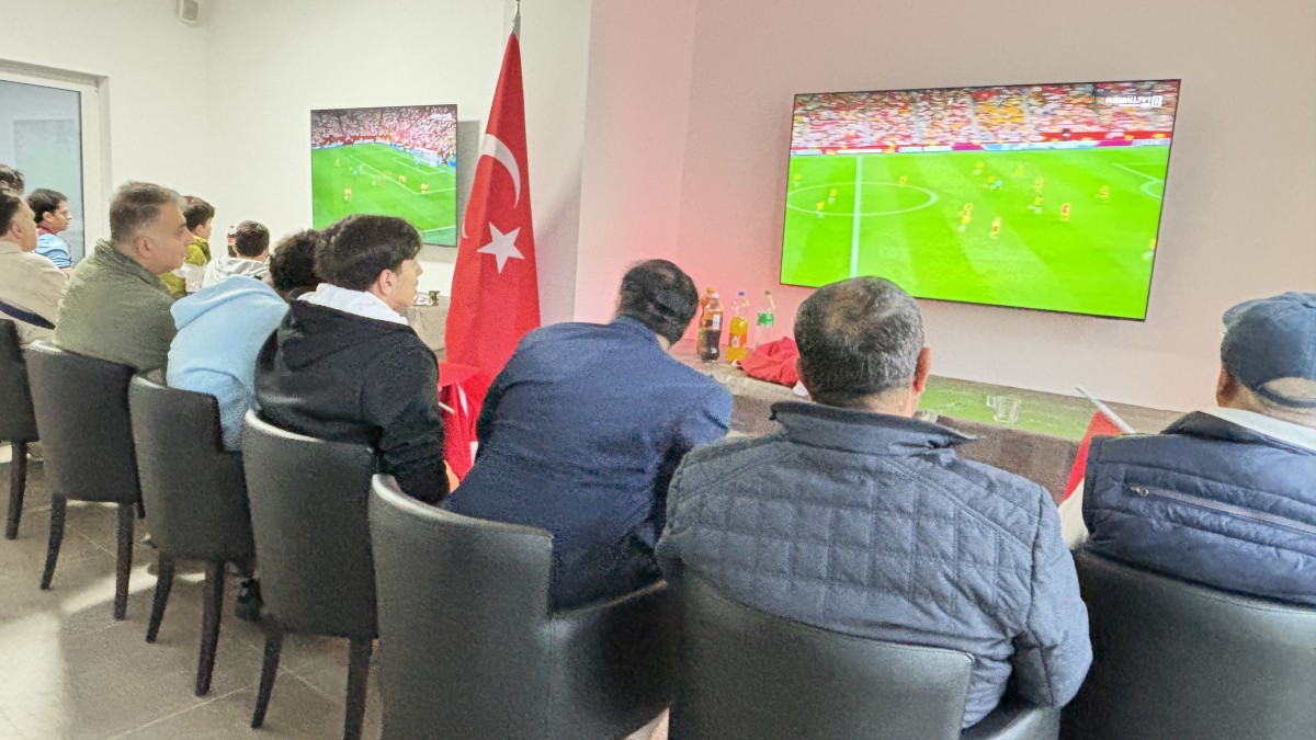 Milli Duygular Sabahın Erken Saatlerinde Buluşturdu