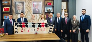 DERYA BAKBAK, TÜRKİYE YÜZYILI BULUŞMALARINDA UŞAKLILARLA BİR ARAYA GELDİ